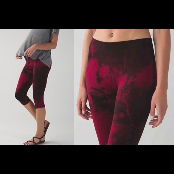 Lululemon crop in the flow workout leggings - Picture 3 of 4